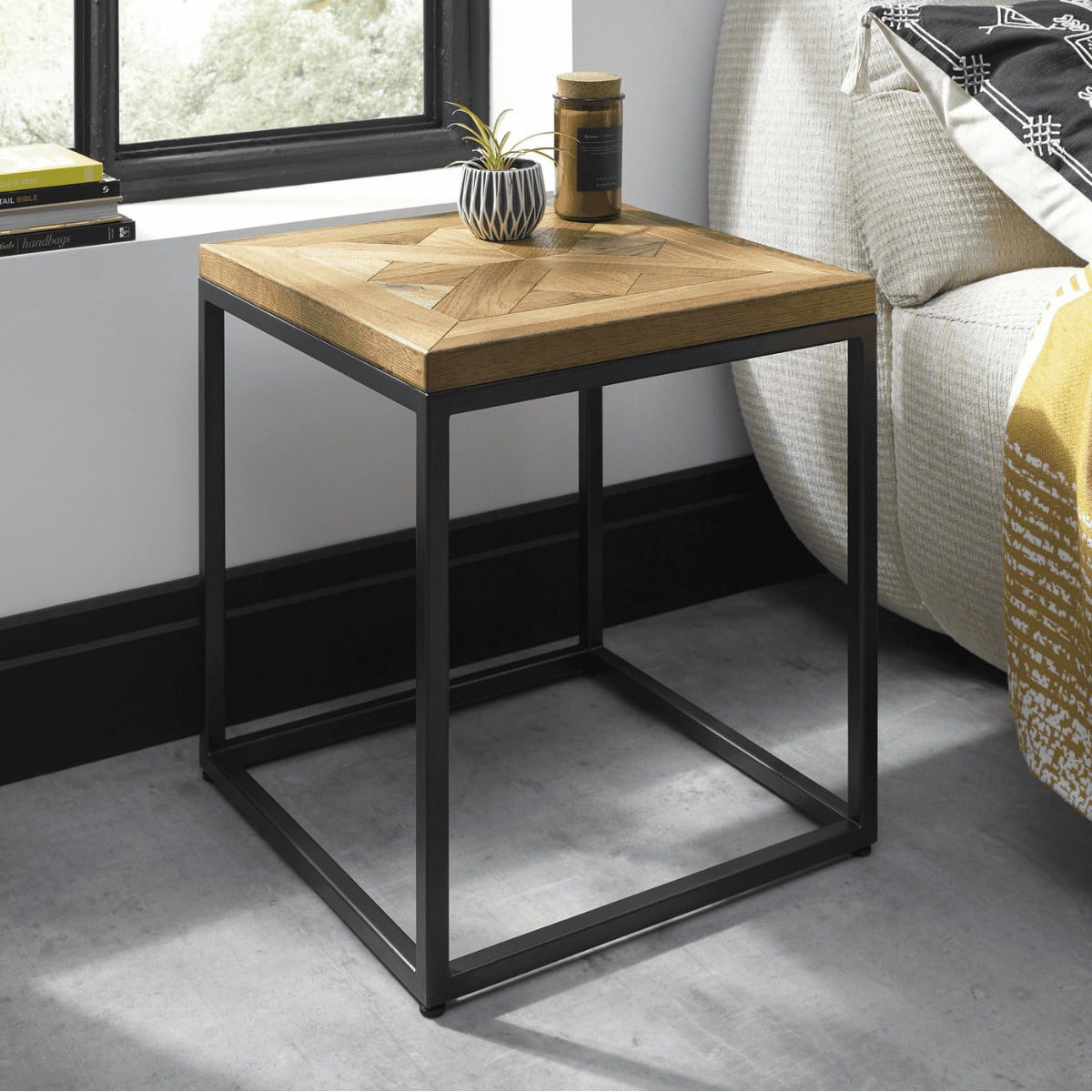 Table d'appoint Inishmore en chêne et métal