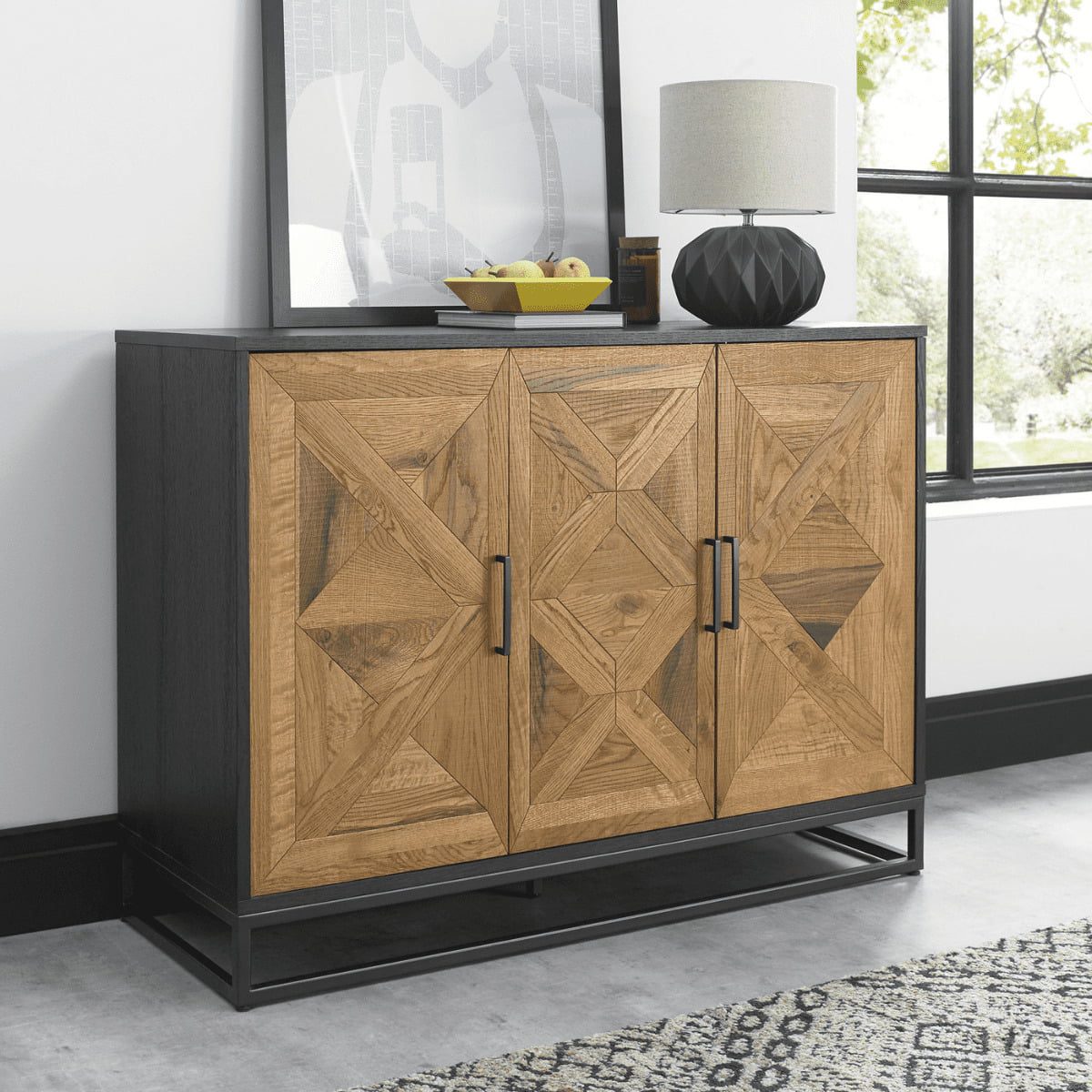 Buffet étroit Inishmore en bois et métal noir