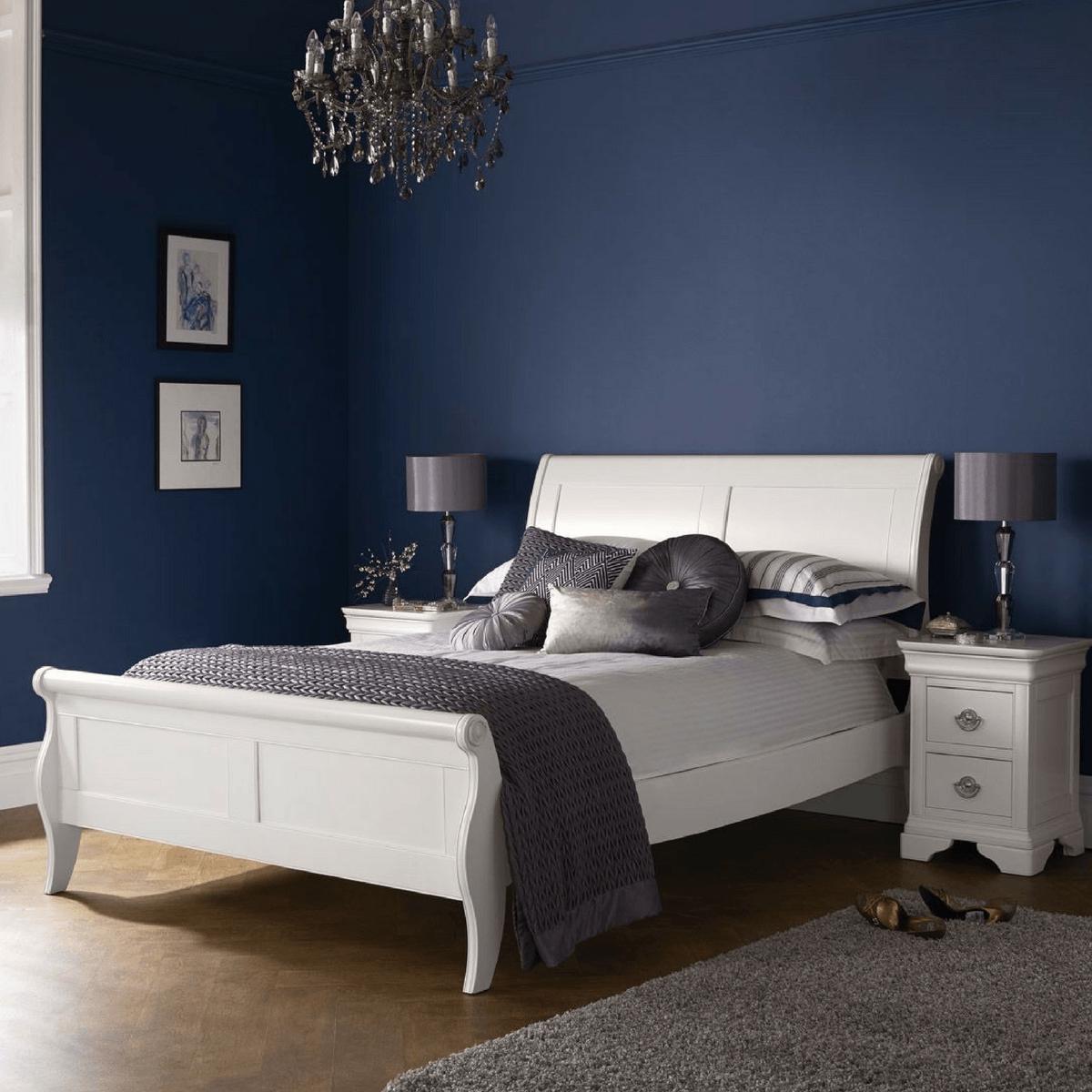 Lit Chanel à panneaux de bois blanc