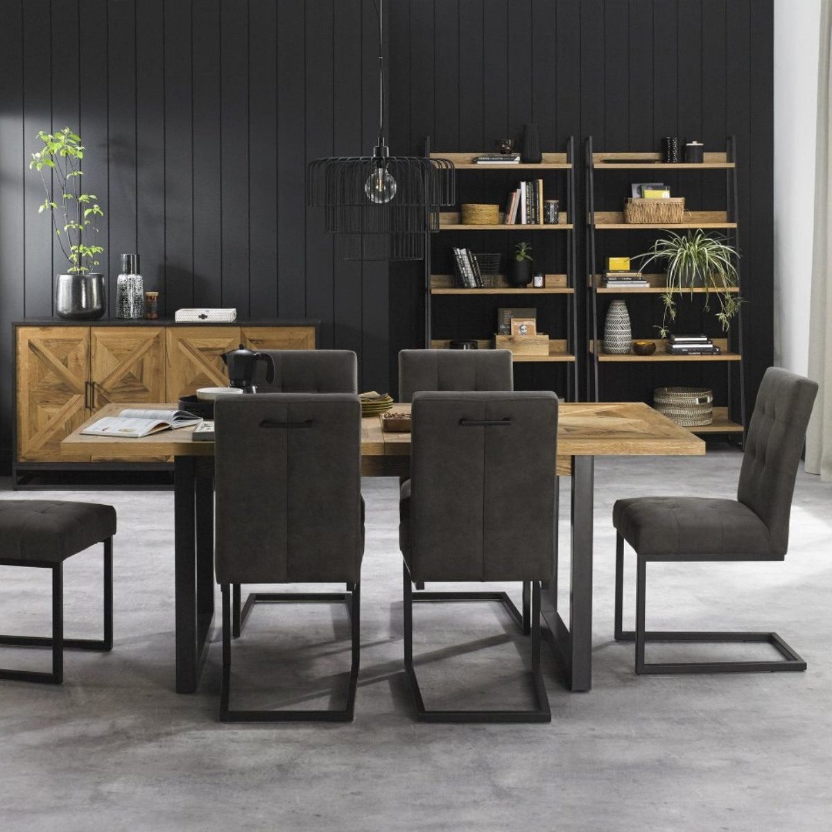 Table de salle à manger extensible Inishmore en chêne et métal 