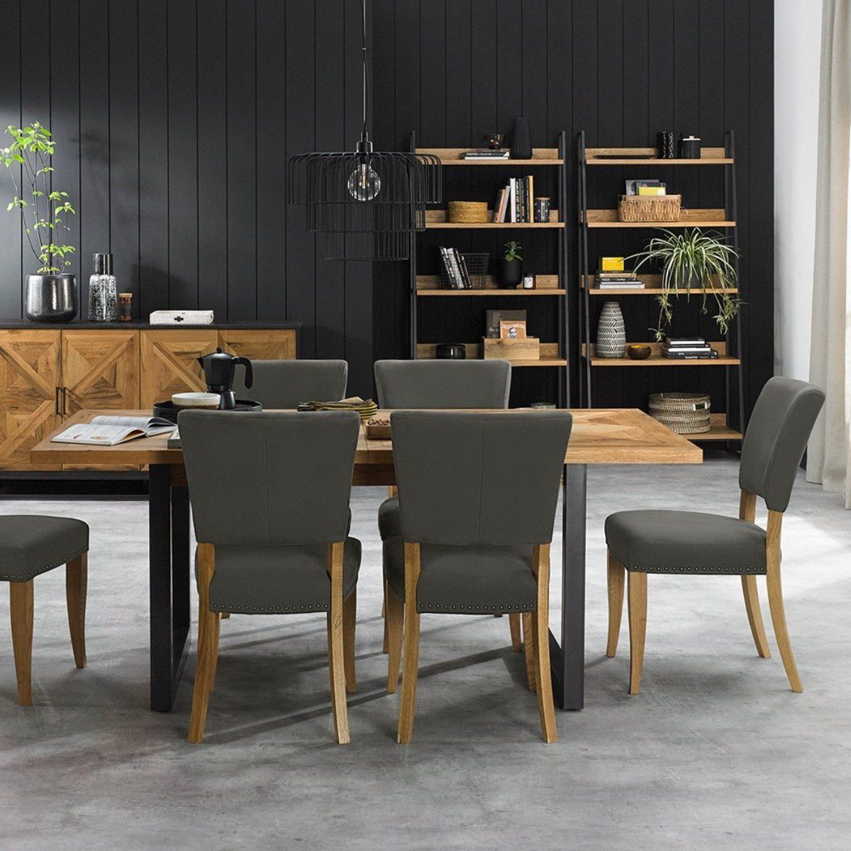 Table de salle à manger extensible Inishmore en chêne et métal 