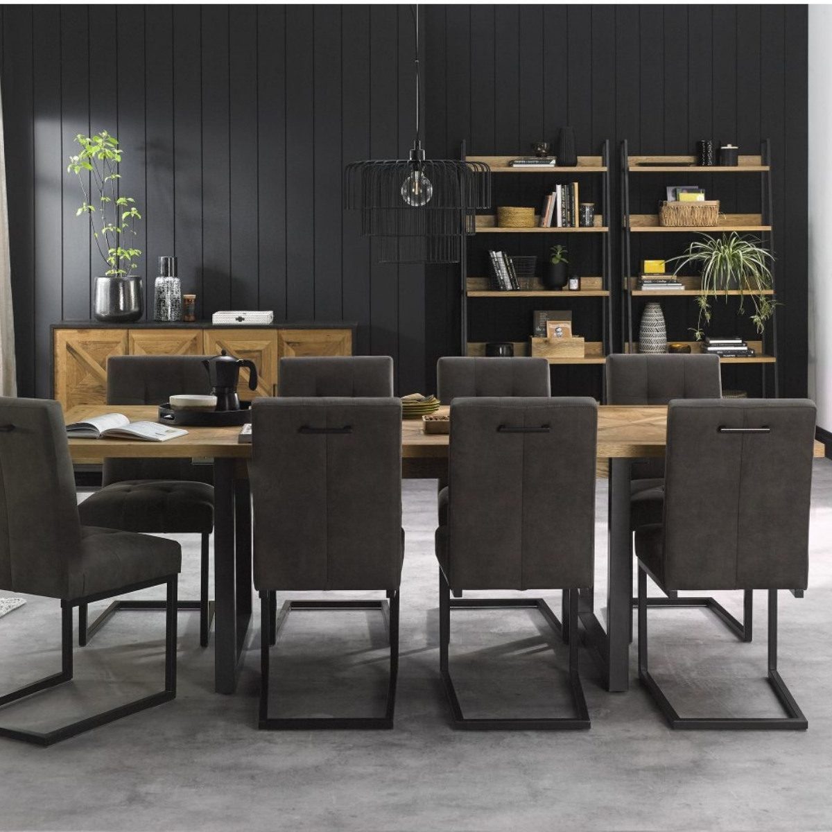 Table de salle à manger extensible Inishmore en chêne et métal 