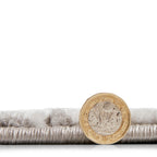 Tapis artisanal à écailles de poisson gris et argent