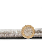 Tapis artisanal gris et argent à motif hexagonal