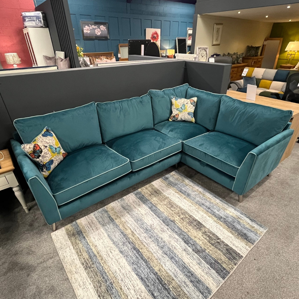 Canapé d'angle Bridgerton bleu sarcelle en liquidation