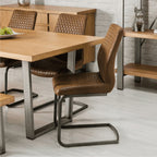 Chaise de salle à manger Cameron en similicuir matelassé