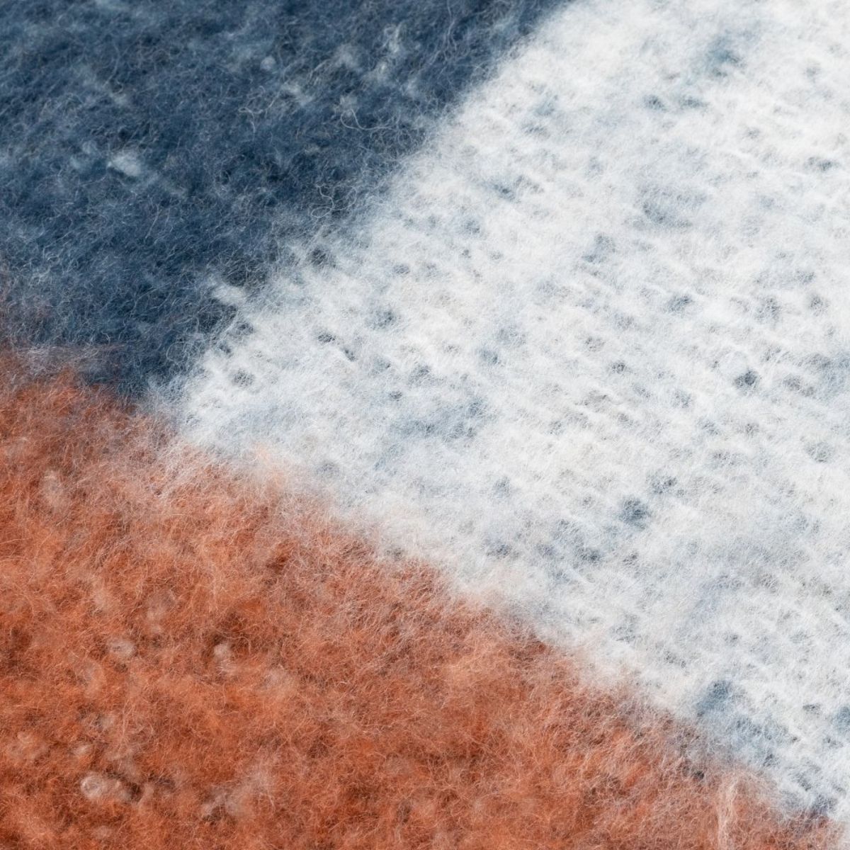 Coussin en laine mohair Cara