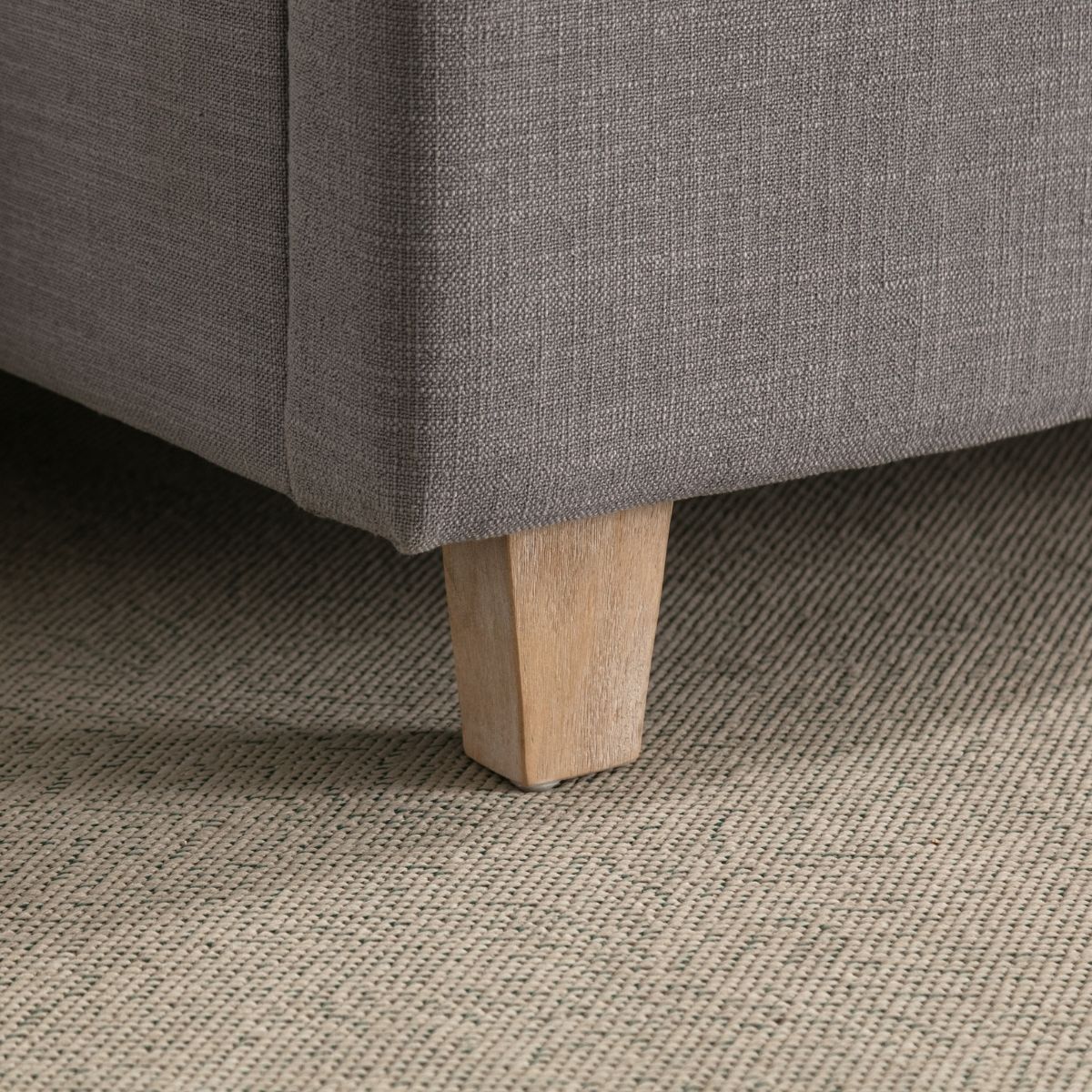 Lit Charles en lin capitonné