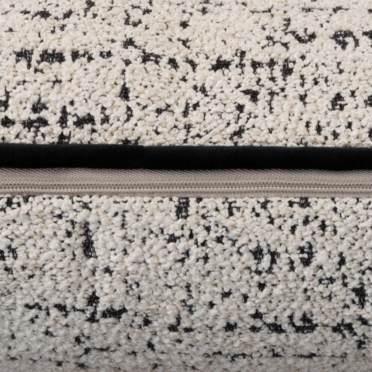 Coussin texturé Coco crème et noir