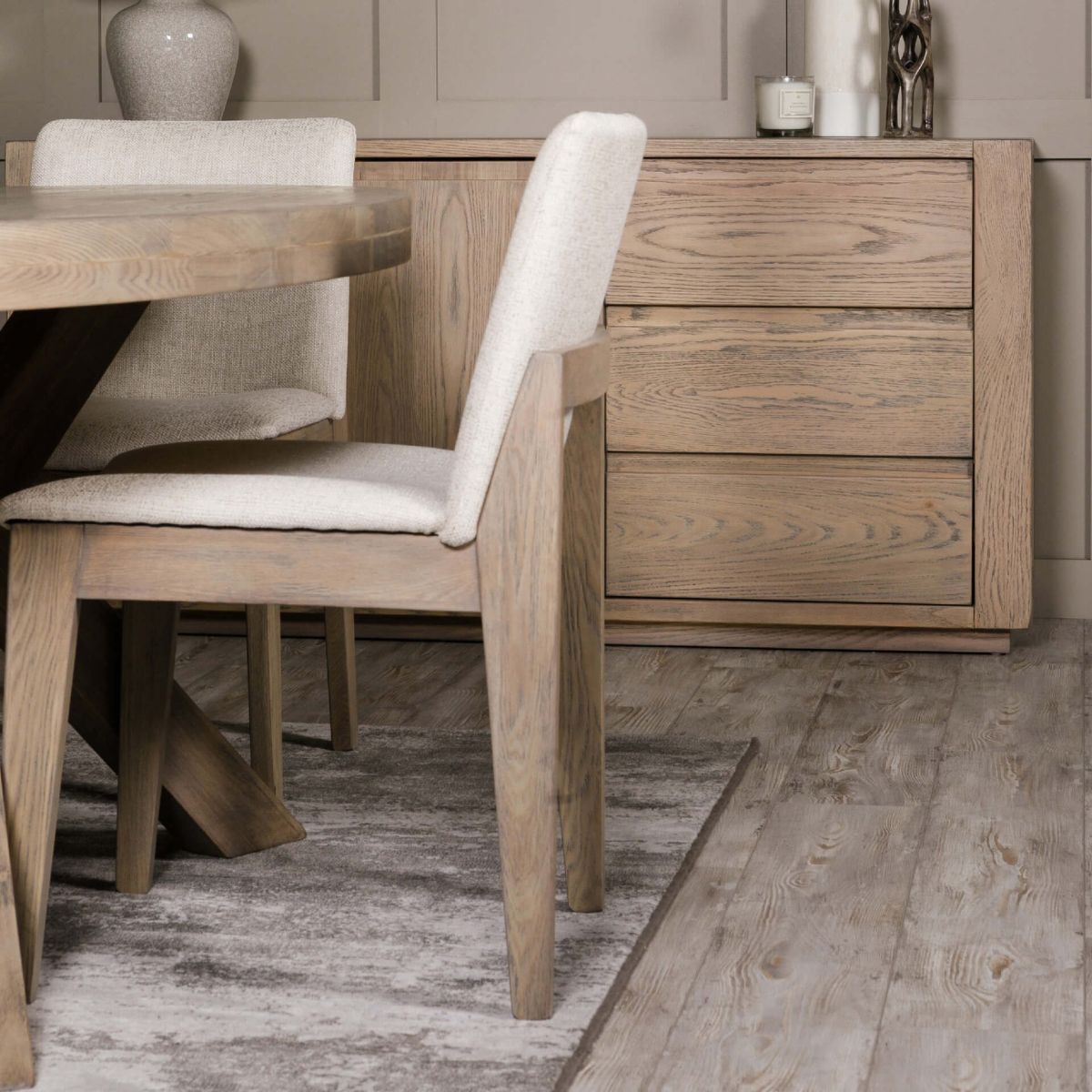 Chaise de salle à manger rembourrée en chêne Ferrell