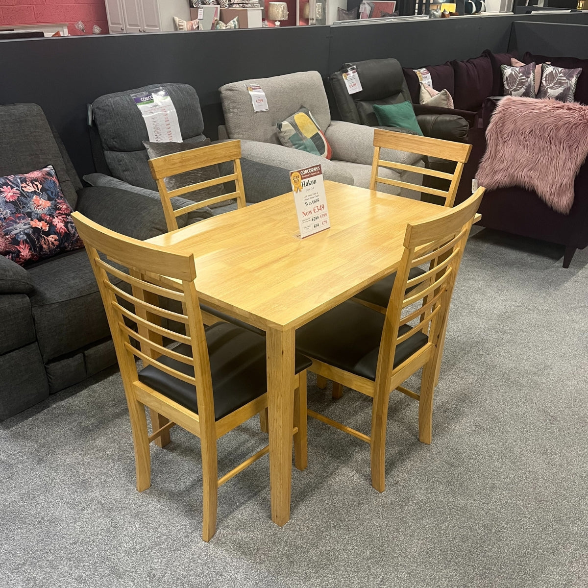 Ensemble table de salle à manger Hakon chêne clair 1,1 m et 4 chaises de salle à manger Hakon - Offre spéciale