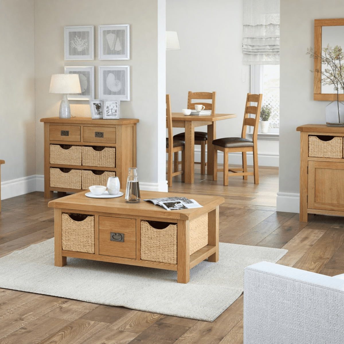 Petit buffet Sonia en chêne avec paniers