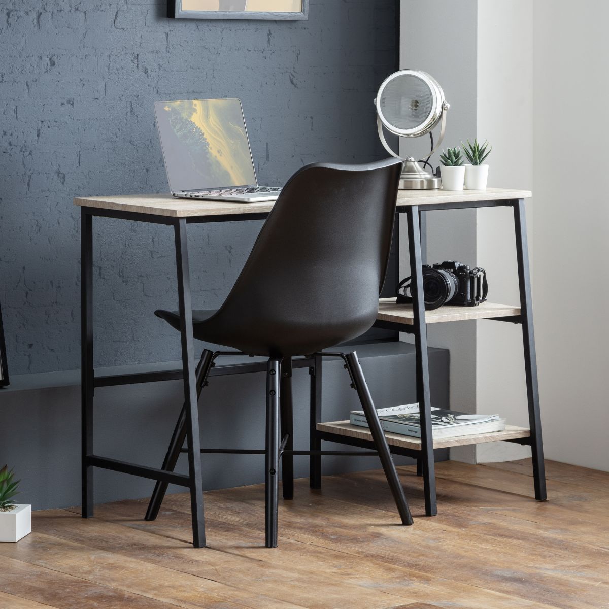 Bureau moderne Tyrell pour la maison