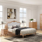 Table de chevet Versailles en chêne sculpté