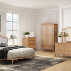 Armoire Versailles en chêne à 2 portes avec tiroirs